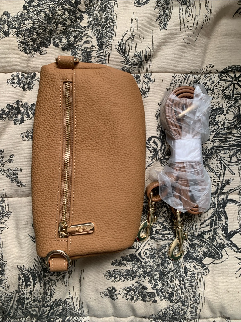 Everyday Pebbled Crossbody Bag in Tan with Gold Hardware - Picture 8 of 9